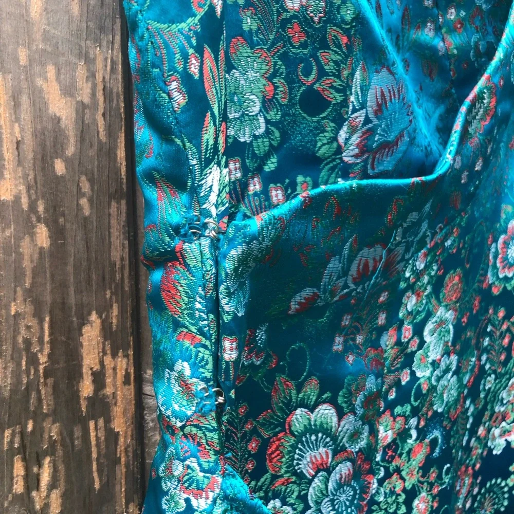 Beautiful teal satin maxi - Picture 5 of 10